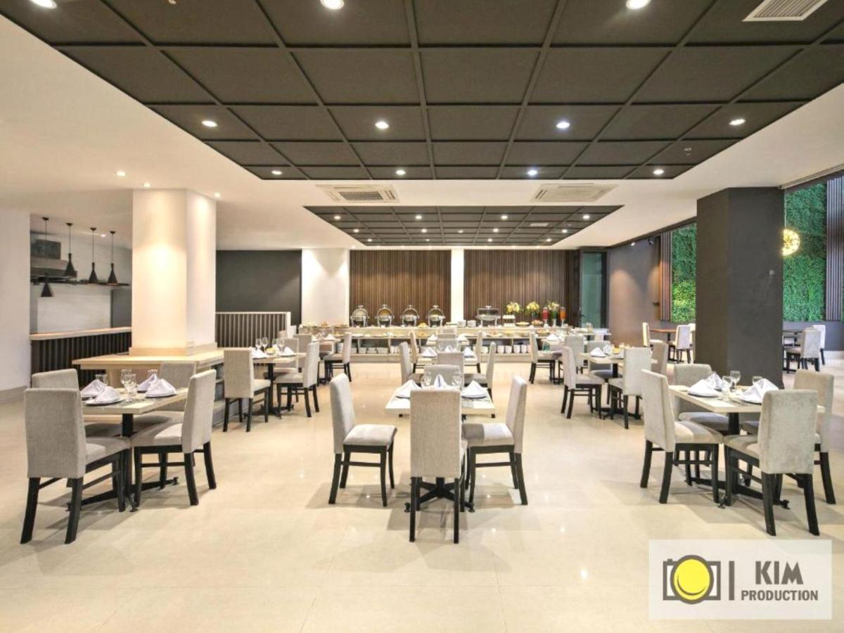 Capital O 1200 Salem Riverside Hotel Da Nang Exterior foto